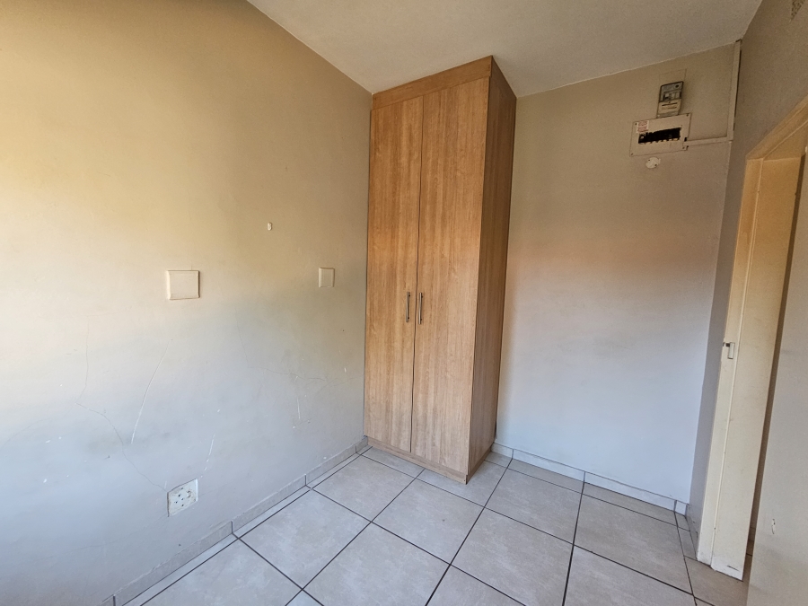 To Let 2 Bedroom Property for Rent in Adamayview North West